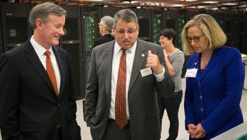 Chancellor McRaven tours the Texas Advanced Computing Center’s new facilities with Dan Stanzione, TACC’s executive director, and Maurie McInnis, executive vice president and provost of UT Austin.